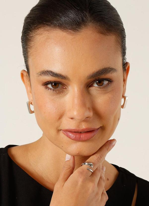 Principessa - Brinco Meia Argola Quadrada Prata Somalia