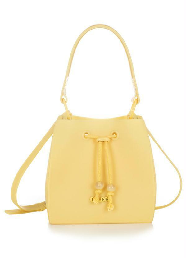 Colcci - Bolsa Saco com Regulagem Amarela