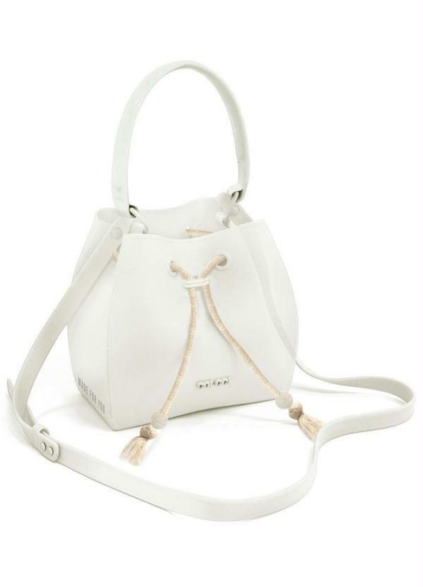 Colcci - Bolsa Saco com Regulagem Off White