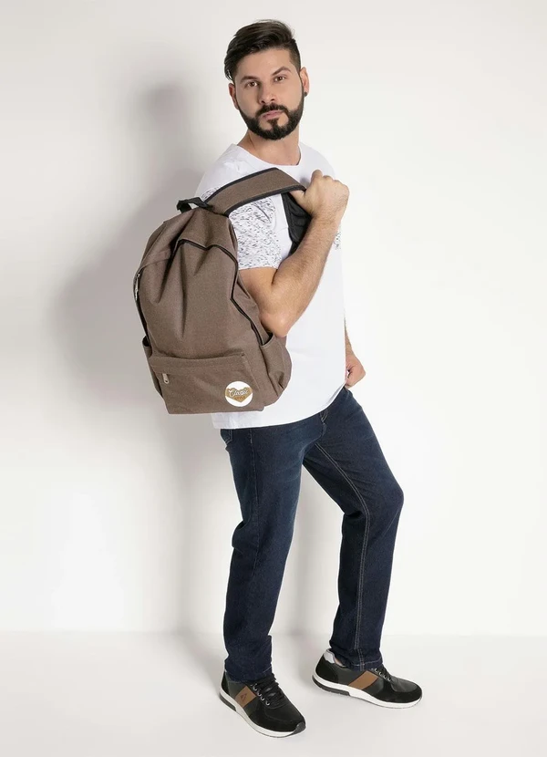 Perfecta - Mochila Marrom com Compartimentos Laterais 3