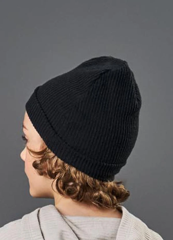 Catavento - Gorro em Tricot Preto 2