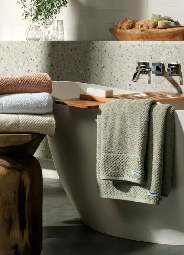 Rovi Home - Toalha Banhão Buclê Branco