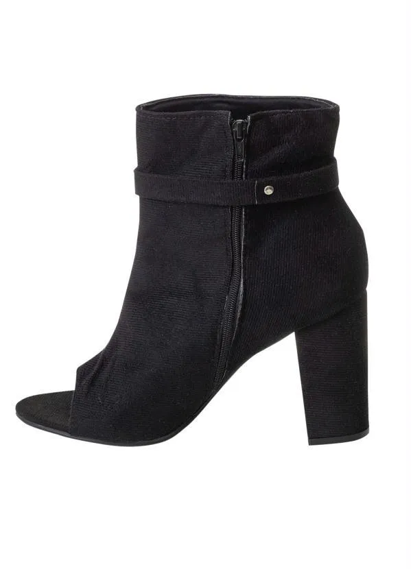 Perfecta - Ankle Boot Preta em Camurça Sintética 3