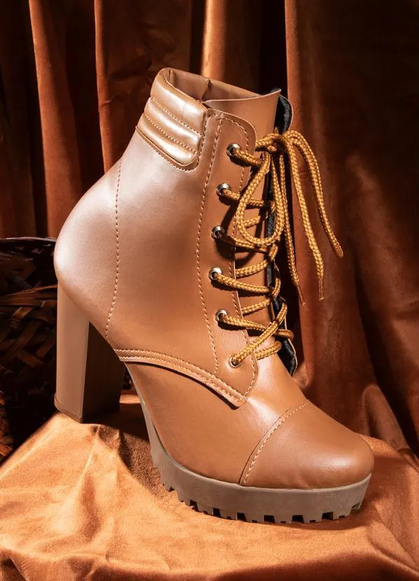 Perfecta Bota Caramelo em Sintético