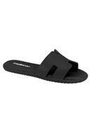Chinelo Moleca Preta com Cabedal Vazado
