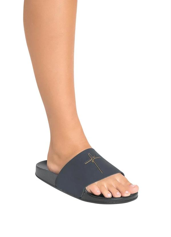 Outlet - Chinelo Slide Preto com Estampa em Relevo 5