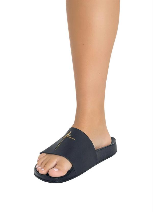 Outlet - Chinelo Slide Preto com Estampa em Relevo 6