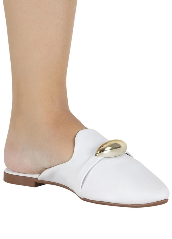 Perfecta - Mule Branco com Adereço Dourado 4