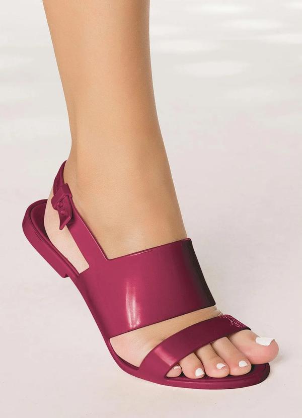 Perfecta - Rasteirinha Bordô com Fivela 5