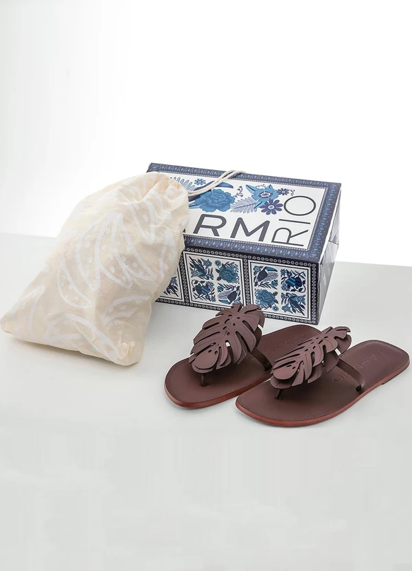 Farm - Sandália Salto Rasteiro Marrom 4