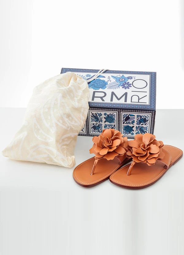 Farm - Sandália Salto Rasteiro Marrom 5