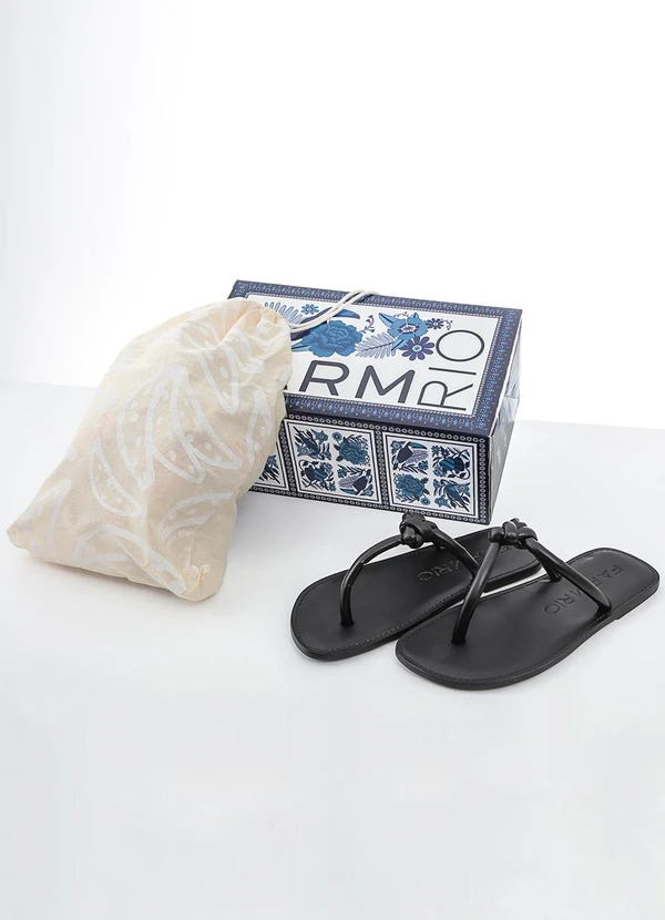 Farm - Sandália Salto Rasteiro Preto 4