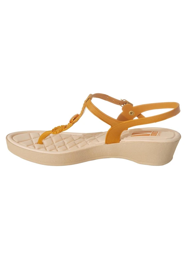 Perfecta - Sandália Mostarda em Full Plástic 3