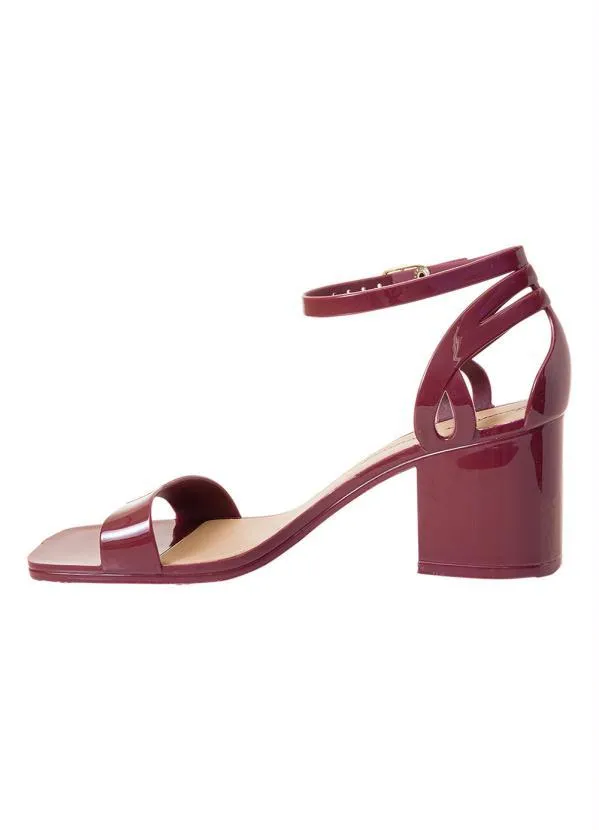 Perfecta - Sandália Bordô em Pvc 3