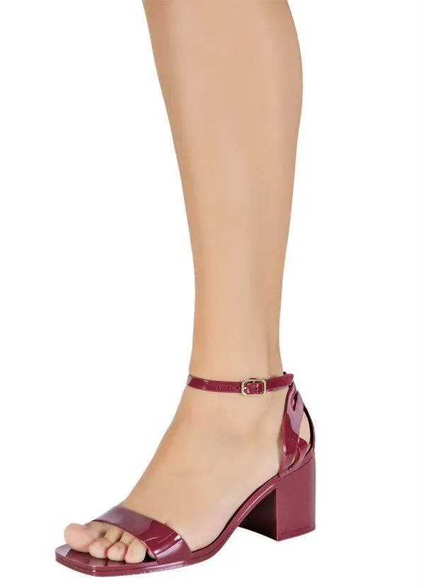Perfecta - Sandália Bordô em Pvc 5