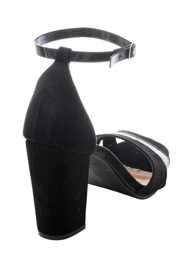 Perfecta - Sandália com Salto Quadrado Preta em Camurça 2