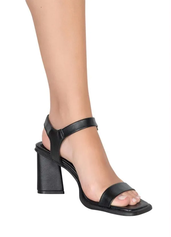 Moleca - Sandália Moleca Preto em Sintético 4