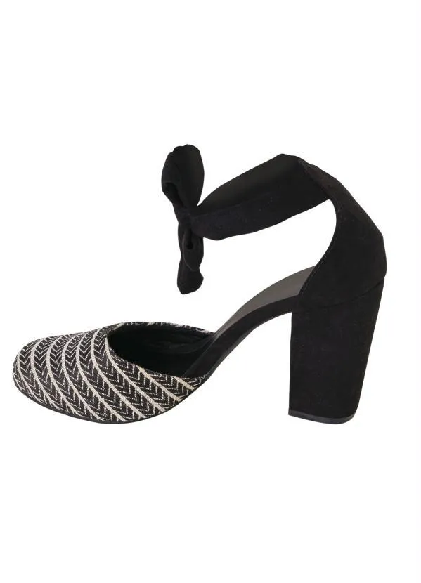 Perfecta - Sandália Preta com Amarração 5