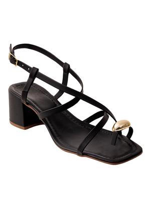 Sandlia (Preta) com Detalhe Dourado