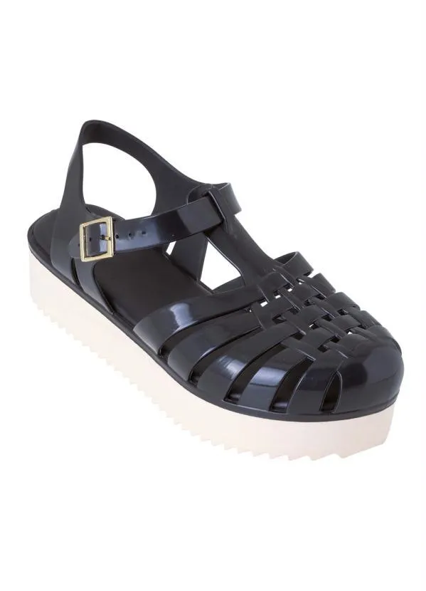 Perfecta - Sandália Preta com Solado Plataforma