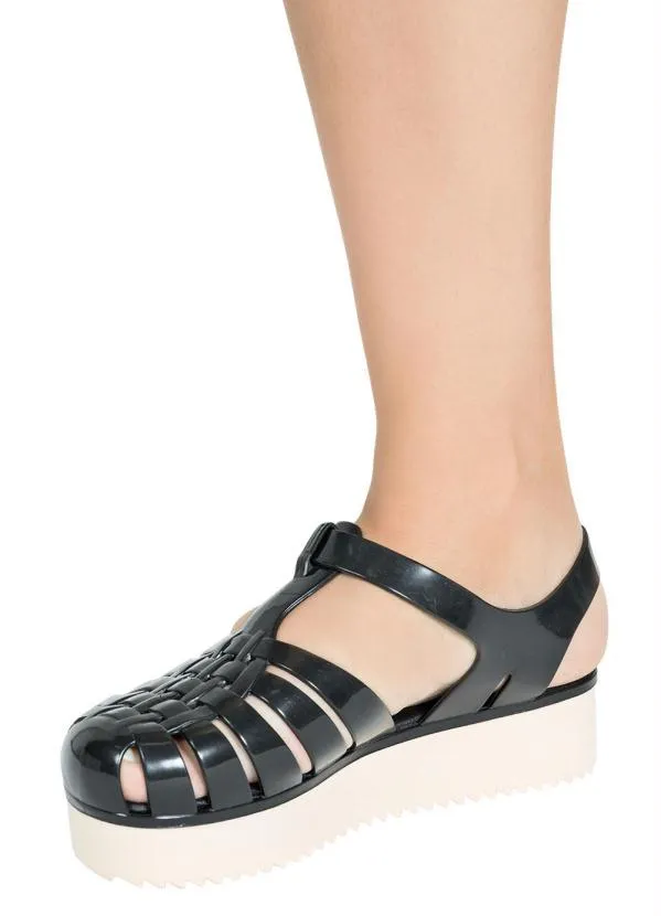 Perfecta - Sandália Preta com Solado Plataforma 5