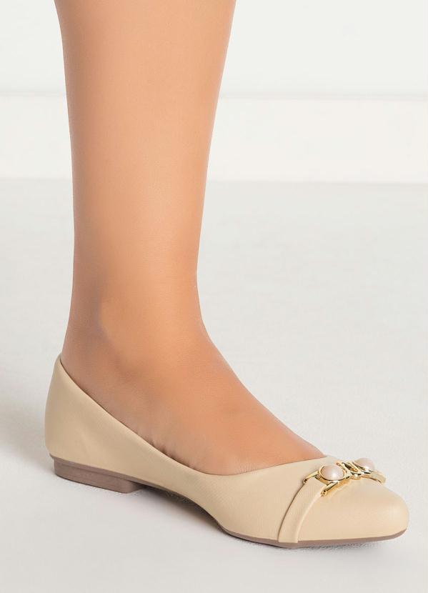 Outlet - Sapatilha Bege com Bico e Detalhe Dourado 5