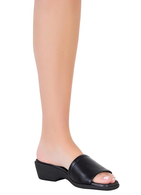 Beira Rio - Tamanco Beira Rio Preta em Sintético 4