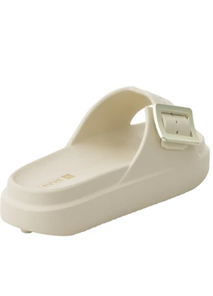 Perfecta - Tamanco Off White com Detalhe de Fivela - PERFECTA