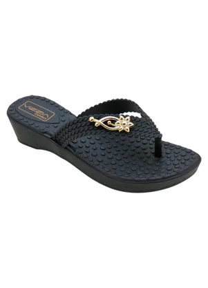 Perfecta - Tamanco Preto com Adereço Dourado - PERFECTA