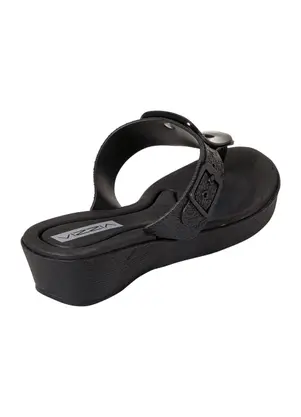 Perfecta - Tamanco Preto com Enfeite no Cabedal - PERFECTA