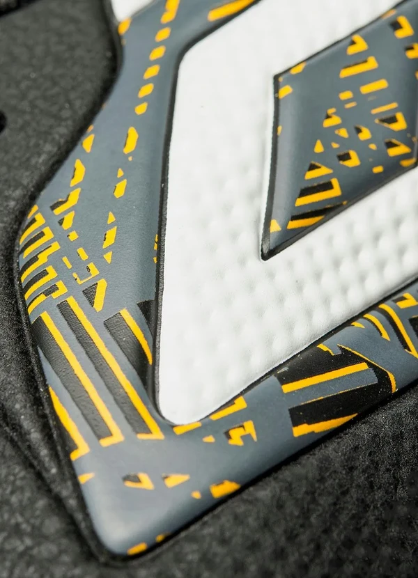 Umbro - Chuteira Futsal Umbro Tocco Ii Club Preta 5