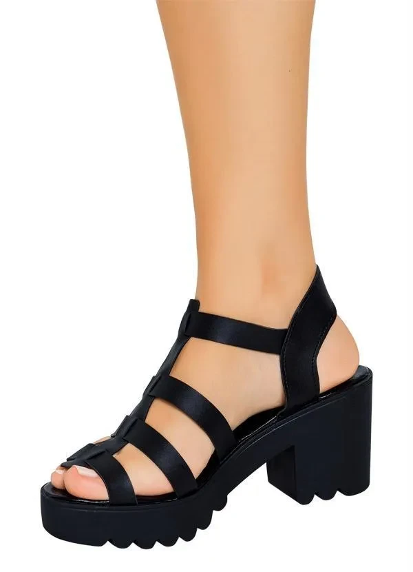 Perfecta - Sandália Preta com Salto Tratorado 4