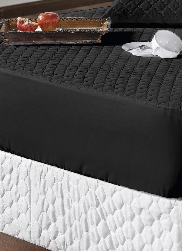 Lar e Lazer - Protetor de Colchão Impermeável Preto Queen 3