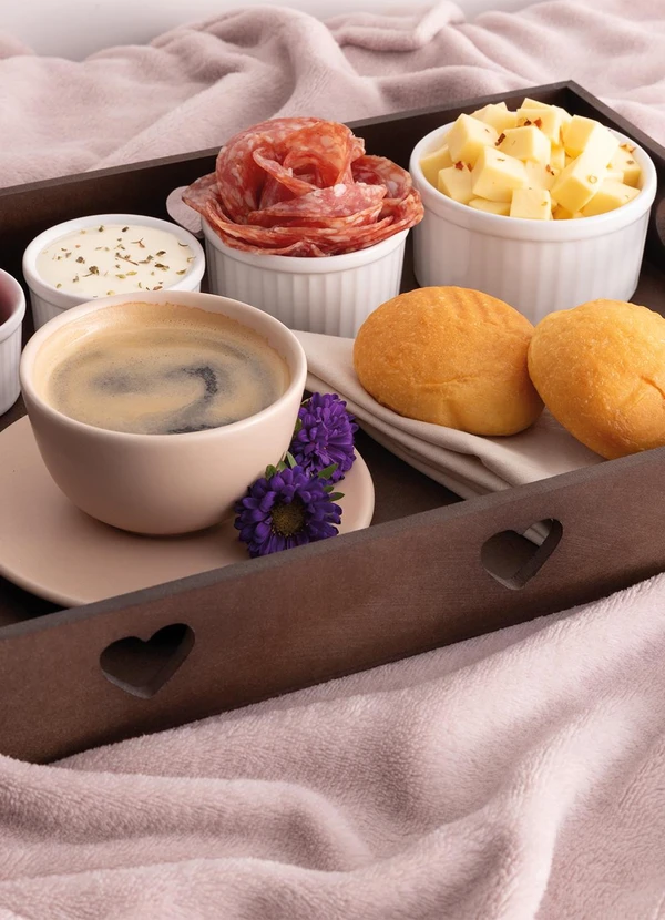 Lar e Lazer - Bandeja Multiuso com Alça Coração 1 Peça