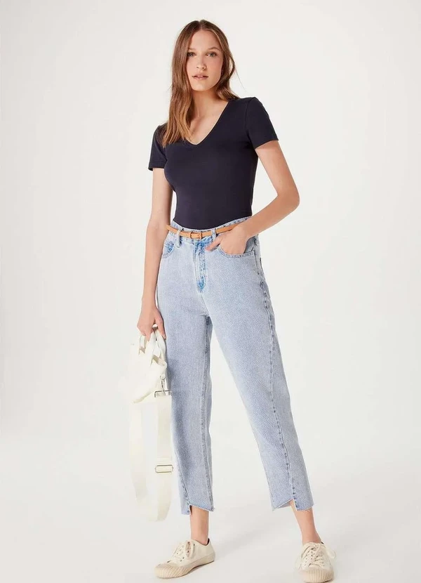 Hering - Blusa Basica Feminina Decote V com Elastano Azul 5