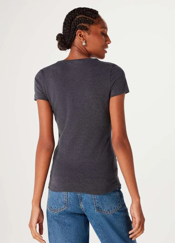 Hering - Blusa Basica Feminina Decote V com Elastano Cinza 3