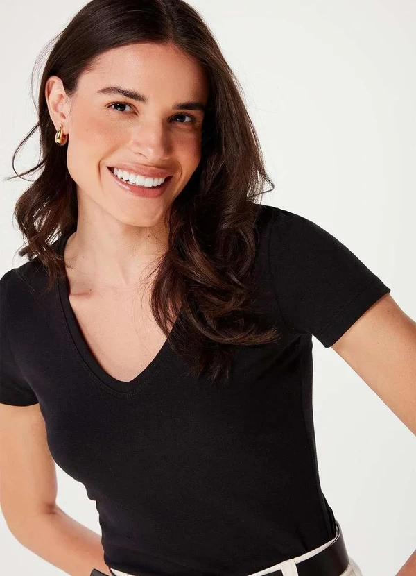 Hering - Blusa Basica Feminina Decote V com Elastano Preto 2