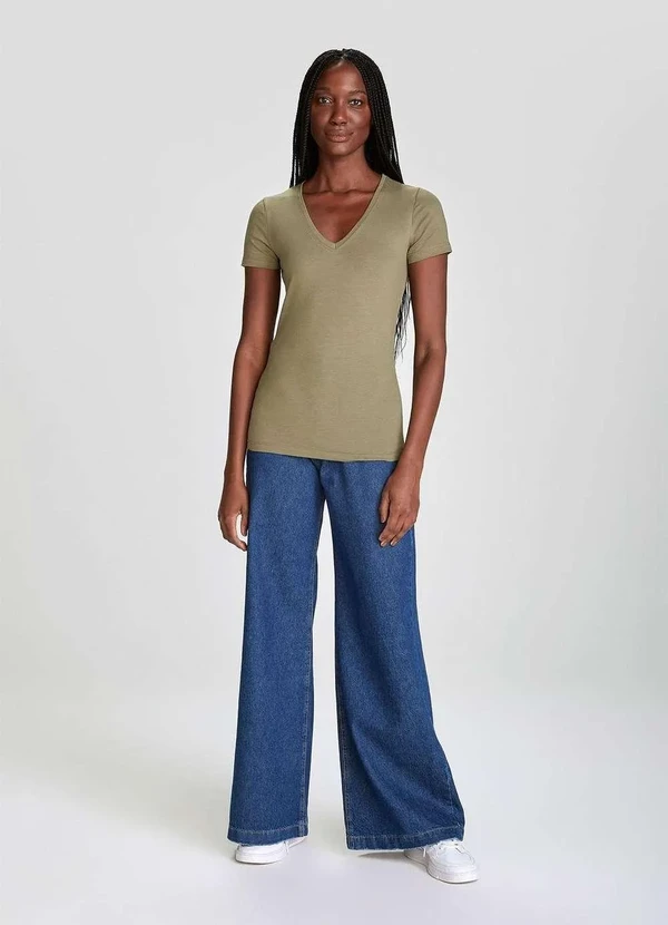 Hering - Blusa Basica Feminina Decote V com Elastano Verde 5