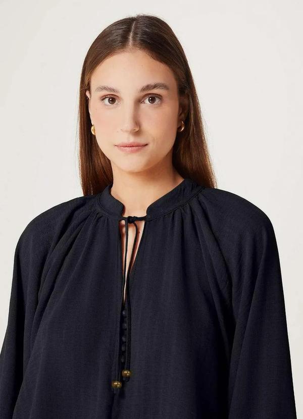 Hering - Blusa Feminina Ampla com Manga Bufante Preto 2