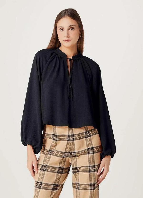Hering - Blusa Feminina Ampla com Manga Bufante Preto 4