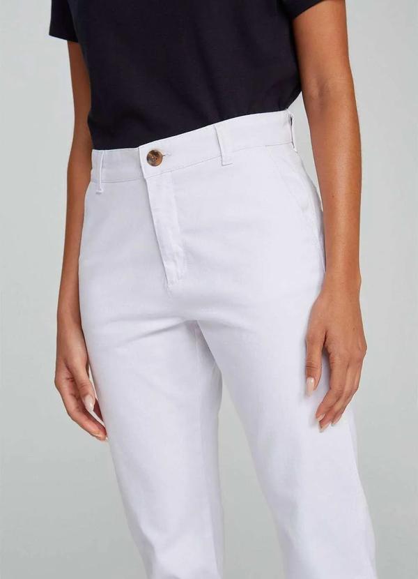 Hering - Calca Basica Feminina Cintura Media Chino com Elastano Branco 6