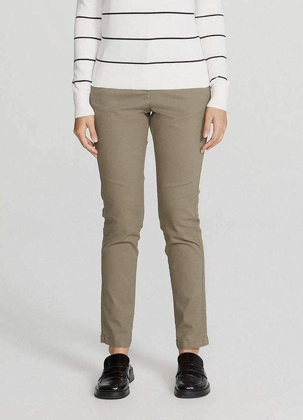 Hering - Calca Basica Feminina Cintura Media Chino com Elastano Marrom