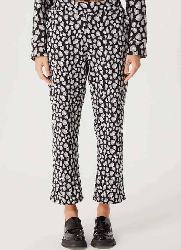 Hering - Calca Feminina Carrot Animal Print Preto 2