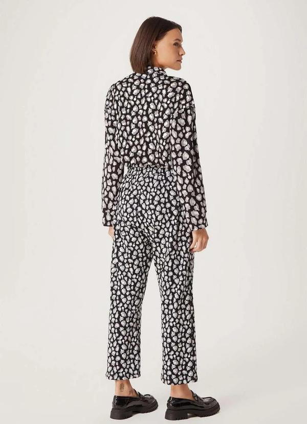 Hering - Calca Feminina Carrot Animal Print Preto 3