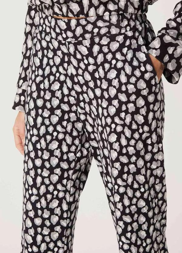 Hering - Calca Feminina Carrot Animal Print Preto 4