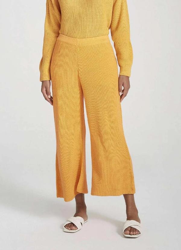 Hering - Calca Feminina Pantacourt Cintura Alta em Trico Amarelo