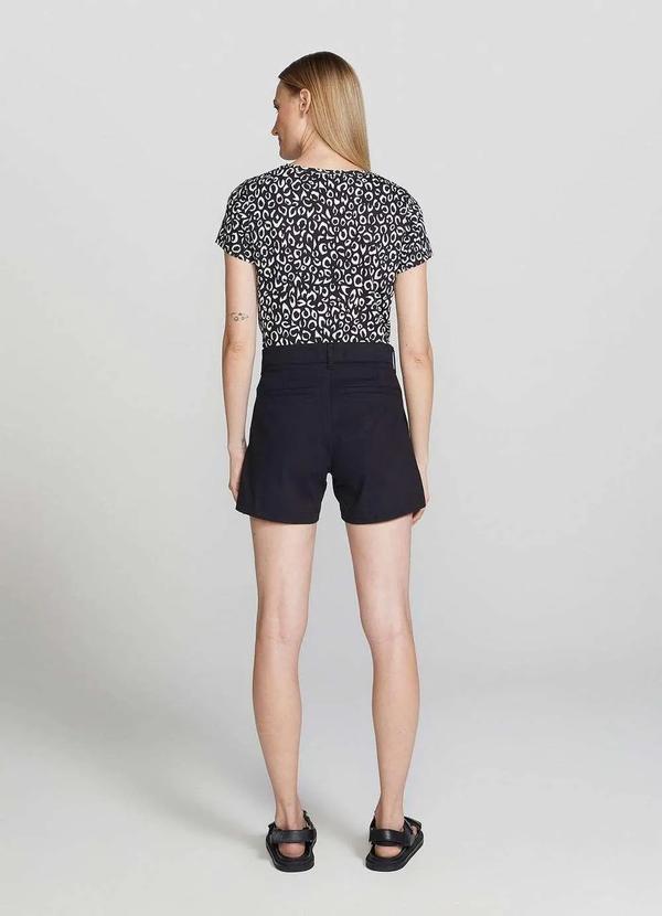 Hering - Shorts Basico Feminino Chino Preto 4