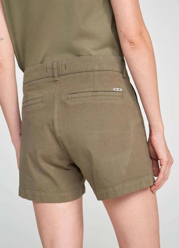 Hering - Shorts Basico Feminino Chino Verde 7