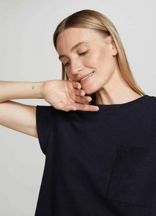 Hering - Vestido Basico Curto em Malha com Bolso Preto 3