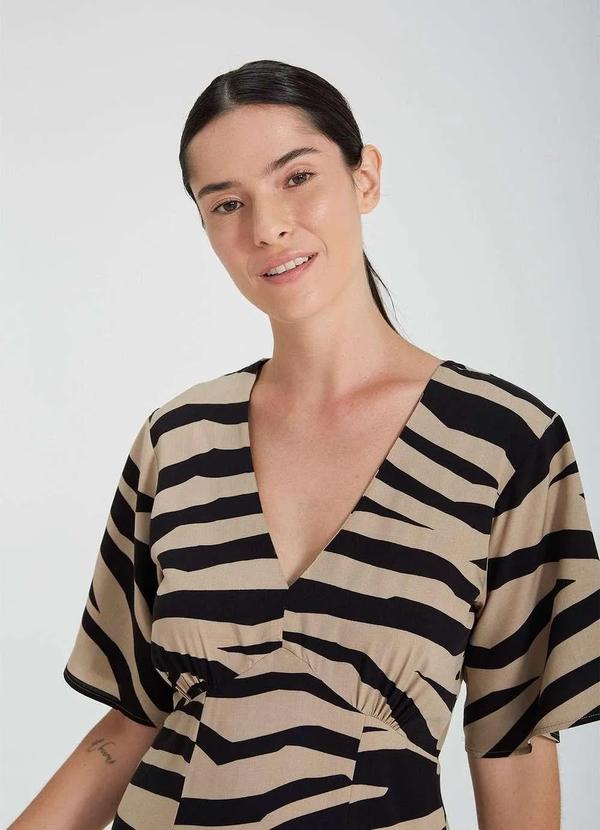 Hering - Vestido Midi Evase com Estampa Animal Print Bege 3